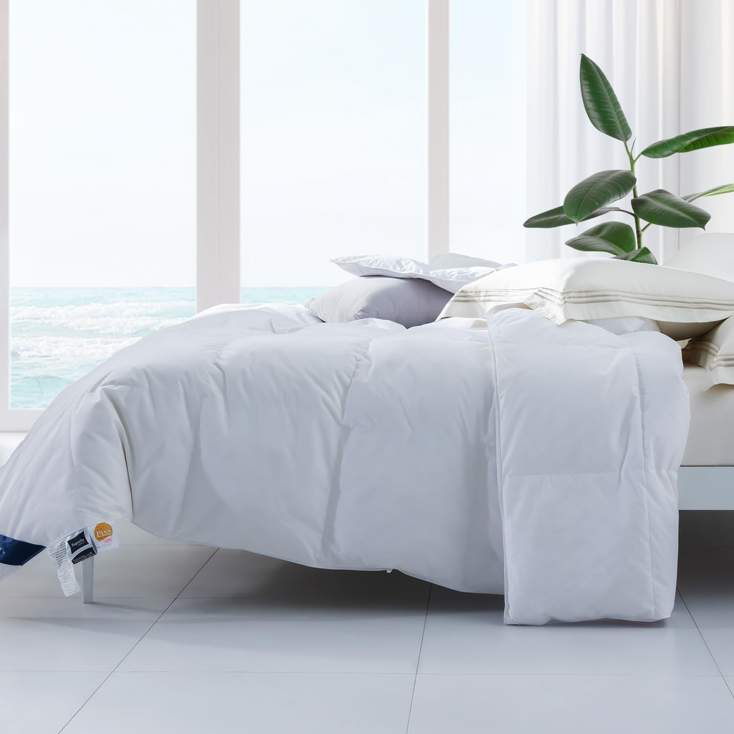 Globon Ultra-Soft Down Feather Comforter ,Luxurious Hotel Collection Fluffy Duvet Insert for All Season,Noiseless Shell,700 Filling Power,Medium Weight with Corner Tabs, White