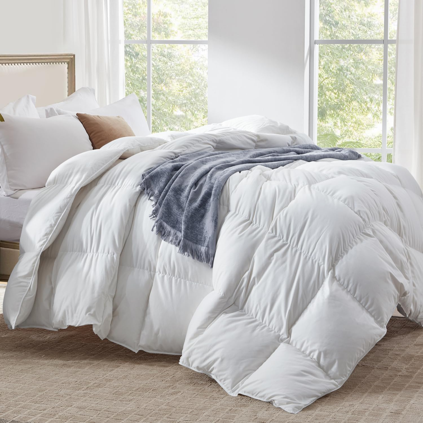 Globon Ultra-Soft Down Feather Comforter ,Luxurious Hotel Collection Fluffy Duvet Insert for All Season,Noiseless Shell,700 Filling Power,Medium Weight with Corner Tabs, White